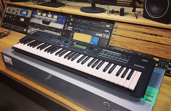 Korg-Kross-2-653X426.Jpg.pagespeed.ce.agaxlkuzpu.jpg