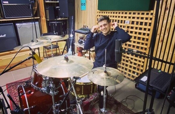 Grayshapes-Drums-653X426.Jpg.pagespeed.ce.ylzinjghdj.jpg