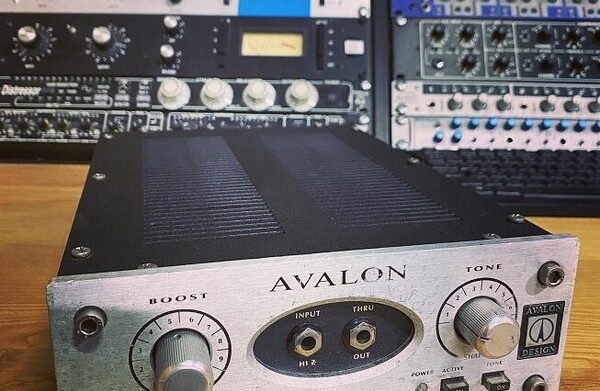 Avalon-U5-Preamp-Di-653X426.Jpg.pagespeed.ce.hfsy0X_5Ey.jpg